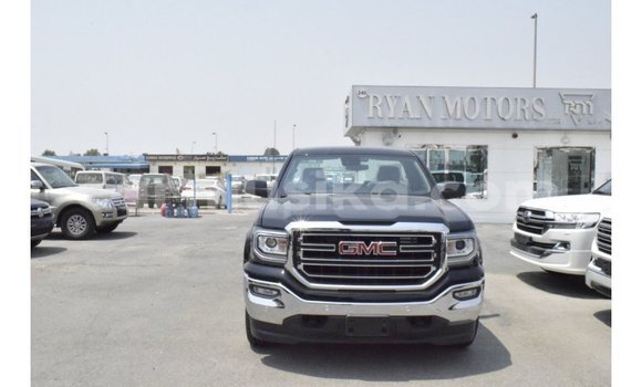 Nunua Imported GMC Sierra Nyeusi Gari ndani ya Import - Dubai nchini Harare