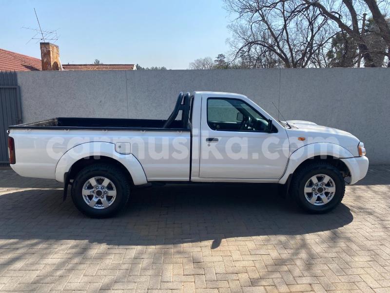 Big with watermark nissan np 300 matabeleland south beitbridge 28294