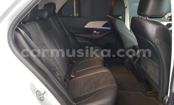 Nunua Ilio tumika Mercedes‒Benz G-klasse AMG Fedha Gari ndani ya Beitbridge nchini Matabeleland Kusini Nunua Ilio tumika Mercedes‒Benz G-klasse AMG Fedha Gari ndani ya Beitbridge nchini Matabeleland Kusini