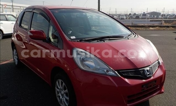 Nunua Ilio tumika Honda Fit Nyekundu Gari ndani ya Beitbridge nchini Matabeleland Kusini Nunua Ilio tumika Honda Fit Nyekundu Gari ndani ya Beitbridge nchini Matabeleland Kusini