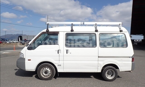 Acheter Occasion Voiture Mazda Bongo Blanc à Beitbridge, Matabeleland South Acheter Occasion Voiture Mazda Bongo Blanc à Beitbridge, Matabeleland South