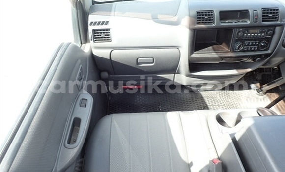 Acheter Occasion Voiture Mazda Bongo Blanc à Beitbridge, Matabeleland South Acheter Occasion Voiture Mazda Bongo Blanc à Beitbridge, Matabeleland South