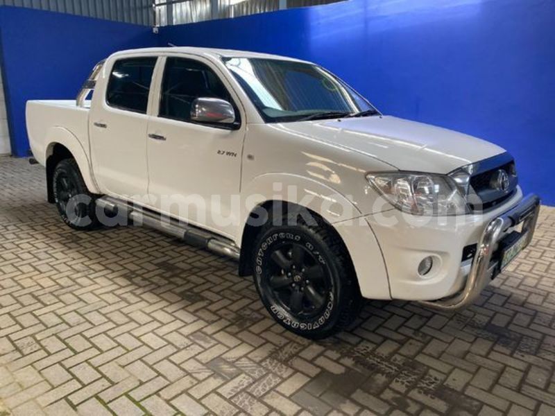 Big with watermark toyota hilux matabeleland south beitbridge 28299