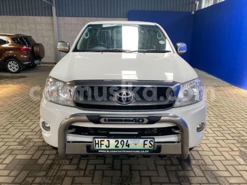 Big with watermark toyota hilux matabeleland south beitbridge 28299