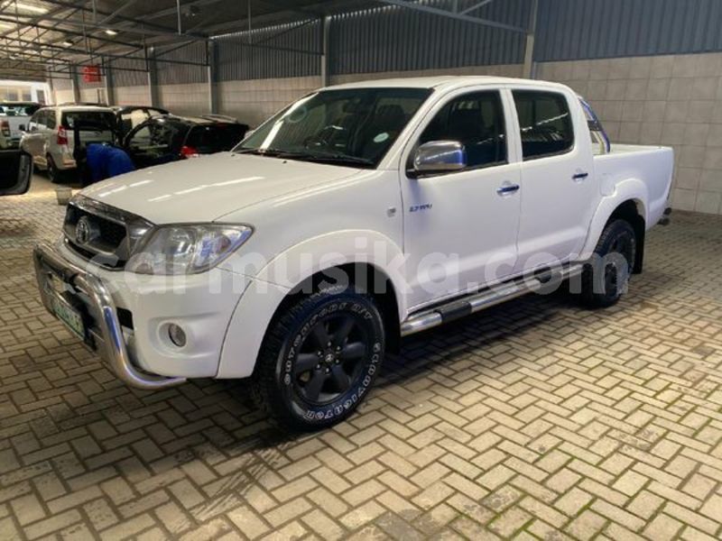 Big with watermark toyota hilux matabeleland south beitbridge 28299