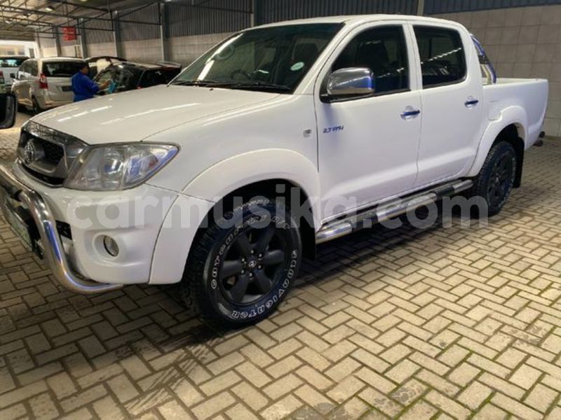 Big with watermark toyota hilux matabeleland south beitbridge 28299