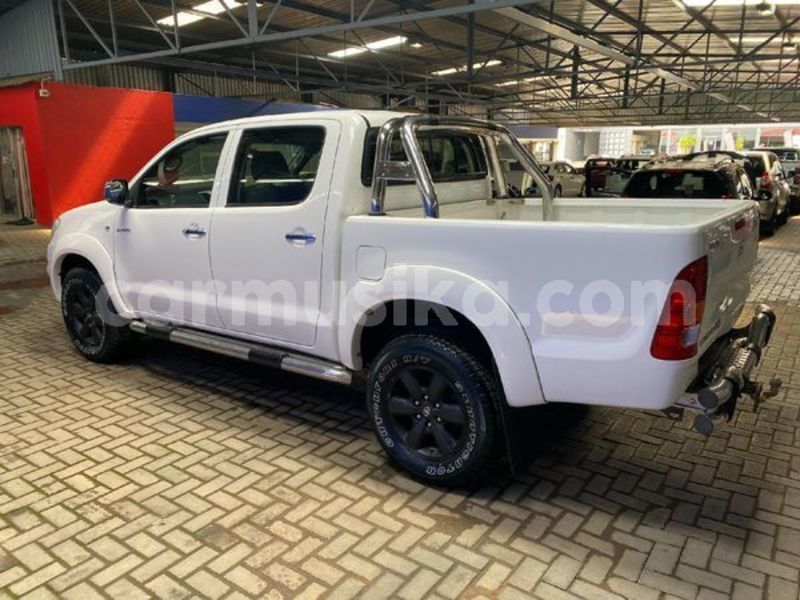 Big with watermark toyota hilux matabeleland south beitbridge 28299