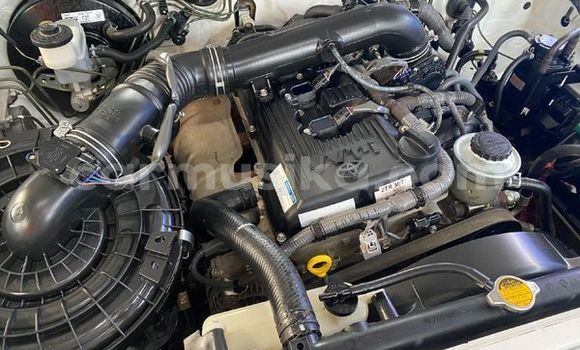 Tenga Tsaru Toyota Hilux Chena Mota in Beitbridge in Matabeleland South Tenga Tsaru Toyota Hilux Chena Mota in Beitbridge in Matabeleland South