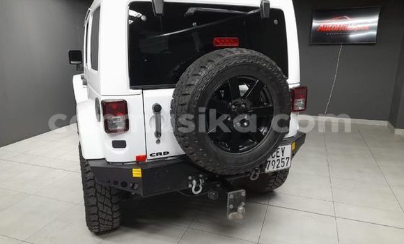 Acheter Occasion Voiture Jeep Wrangler Blanc à Beitbridge, Matabeleland South Acheter Occasion Voiture Jeep Wrangler Blanc à Beitbridge, Matabeleland South