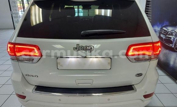 Acheter Occasion Voiture Jeep Cherokee Blanc à Beitbridge, Matabeleland South Acheter Occasion Voiture Jeep Cherokee Blanc à Beitbridge, Matabeleland South