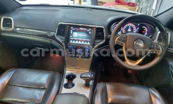 Acheter Occasion Voiture Jeep Cherokee Blanc à Beitbridge, Matabeleland South Acheter Occasion Voiture Jeep Cherokee Blanc à Beitbridge, Matabeleland South