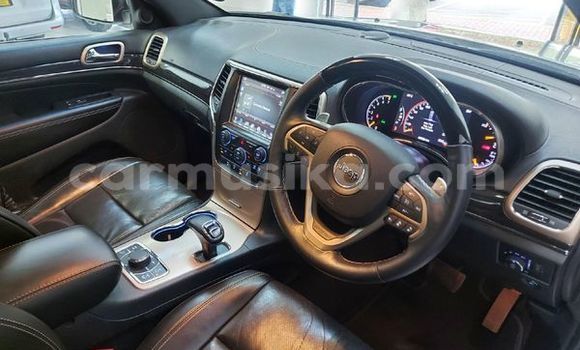 Acheter Occasion Voiture Jeep Cherokee Blanc à Beitbridge, Matabeleland South Acheter Occasion Voiture Jeep Cherokee Blanc à Beitbridge, Matabeleland South