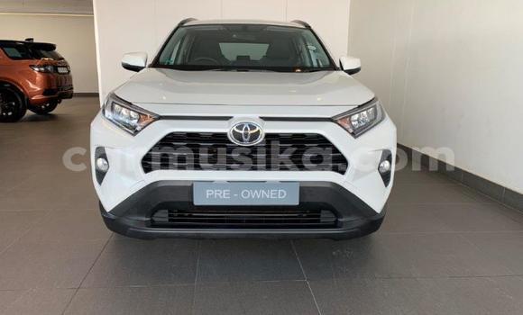 Nunua Ilio tumika Toyota RAV4 Nyeupe Gari ndani ya Beitbridge nchini Matabeleland Kusini Nunua Ilio tumika Toyota RAV4 Nyeupe Gari ndani ya Beitbridge nchini Matabeleland Kusini