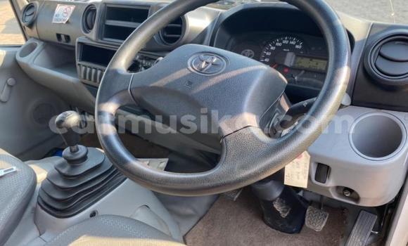 Nunua Ilio tumika Toyota Dyna Nyeupe Gari ndani ya Beitbridge nchini Matabeleland Kusini Nunua Ilio tumika Toyota Dyna Nyeupe Gari ndani ya Beitbridge nchini Matabeleland Kusini