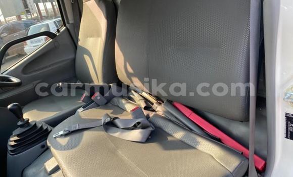 Nunua Ilio tumika Toyota Dyna Nyeupe Gari ndani ya Beitbridge nchini Matabeleland Kusini Nunua Ilio tumika Toyota Dyna Nyeupe Gari ndani ya Beitbridge nchini Matabeleland Kusini