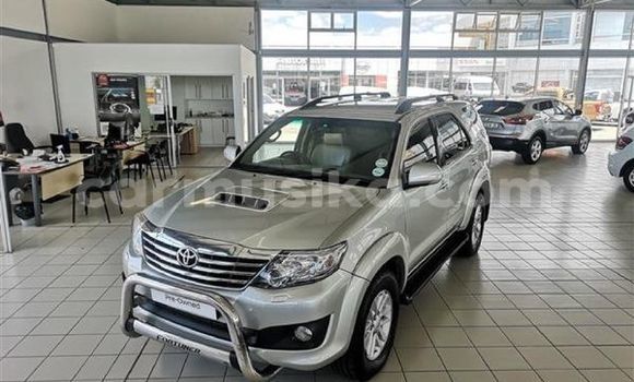 Tenga Tsaru Toyota Fortuner Sirivha Mota in Beitbridge in Matabeleland South Tenga Tsaru Toyota Fortuner Sirivha Mota in Beitbridge in Matabeleland South