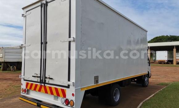 Buy Used Toyota Dyna White Car in Beitbridge in Matabeleland South Buy Used Toyota Dyna White Car in Beitbridge in Matabeleland South