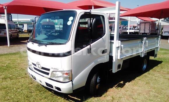 Acheter Occasion Voiture Toyota Dyna Blanc à Beitbridge, Matabeleland South Acheter Occasion Voiture Toyota Dyna Blanc à Beitbridge, Matabeleland South