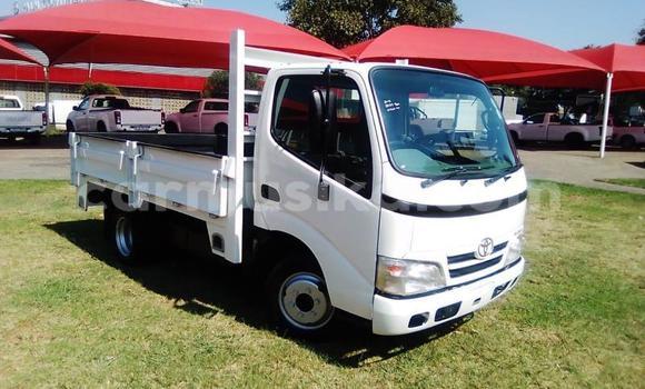 Acheter Occasion Voiture Toyota Dyna Blanc à Beitbridge, Matabeleland South Acheter Occasion Voiture Toyota Dyna Blanc à Beitbridge, Matabeleland South