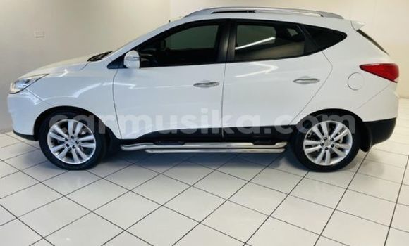 Nunua Ilio tumika Hyundai ix35 Nyeupe Gari ndani ya Beitbridge nchini Matabeleland Kusini Nunua Ilio tumika Hyundai ix35 Nyeupe Gari ndani ya Beitbridge nchini Matabeleland Kusini
