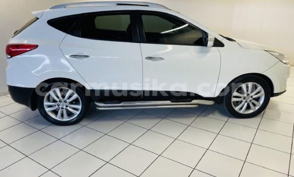 Nunua Ilio tumika Hyundai ix35 Nyeupe Gari ndani ya Beitbridge nchini Matabeleland Kusini Nunua Ilio tumika Hyundai ix35 Nyeupe Gari ndani ya Beitbridge nchini Matabeleland Kusini