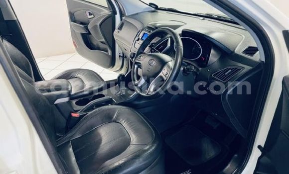 Nunua Ilio tumika Hyundai ix35 Nyeupe Gari ndani ya Beitbridge nchini Matabeleland Kusini Nunua Ilio tumika Hyundai ix35 Nyeupe Gari ndani ya Beitbridge nchini Matabeleland Kusini