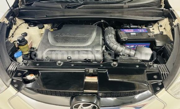 Nunua Ilio tumika Hyundai ix35 Nyeupe Gari ndani ya Beitbridge nchini Matabeleland Kusini Nunua Ilio tumika Hyundai ix35 Nyeupe Gari ndani ya Beitbridge nchini Matabeleland Kusini