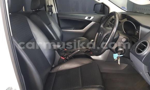 Acheter Occasion Voiture Mazda BT-50 Blanc à Beitbridge, Matabeleland South Acheter Occasion Voiture Mazda BT-50 Blanc à Beitbridge, Matabeleland South