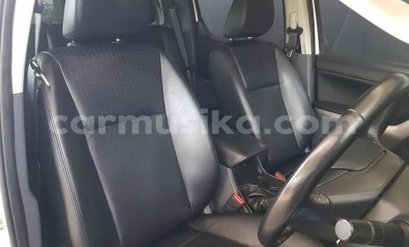 Acheter Occasion Voiture Mazda BT-50 Blanc à Beitbridge, Matabeleland South Acheter Occasion Voiture Mazda BT-50 Blanc à Beitbridge, Matabeleland South