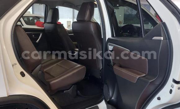 Acheter Occasion Voiture Toyota Fortuner Blanc à Beitbridge, Matabeleland South Acheter Occasion Voiture Toyota Fortuner Blanc à Beitbridge, Matabeleland South