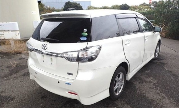 Acheter Occasion Voiture Toyota Wish Blanc à Beitbridge, Matabeleland South Acheter Occasion Voiture Toyota Wish Blanc à Beitbridge, Matabeleland South