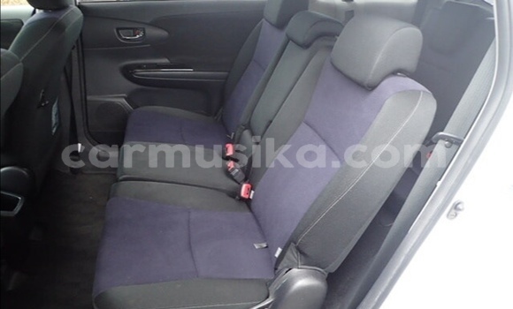 Acheter Occasion Voiture Toyota Wish Blanc à Beitbridge, Matabeleland South Acheter Occasion Voiture Toyota Wish Blanc à Beitbridge, Matabeleland South