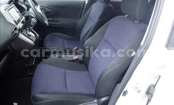 Acheter Occasion Voiture Toyota Wish Blanc à Beitbridge, Matabeleland South Acheter Occasion Voiture Toyota Wish Blanc à Beitbridge, Matabeleland South