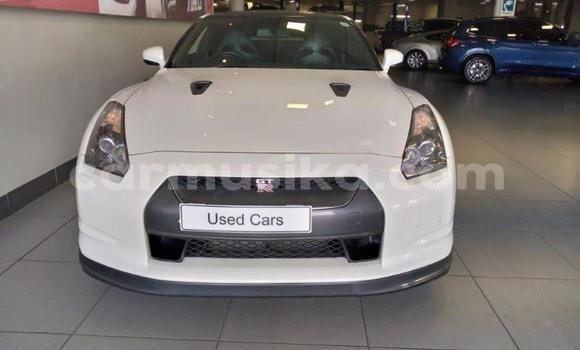 Tenga Tsaru Nissan GT-R Chena Mota in Beitbridge in Matabeleland South