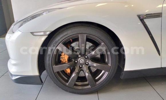 Acheter Occasion Voiture Nissan GT-R Blanc à Beitbridge, Matabeleland South Acheter Occasion Voiture Nissan GT-R Blanc à Beitbridge, Matabeleland South