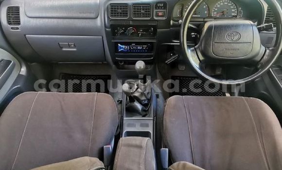 Acheter Occasion Voiture Toyota Hilux Bleu à Beitbridge, Matabeleland South Acheter Occasion Voiture Toyota Hilux Bleu à Beitbridge, Matabeleland South