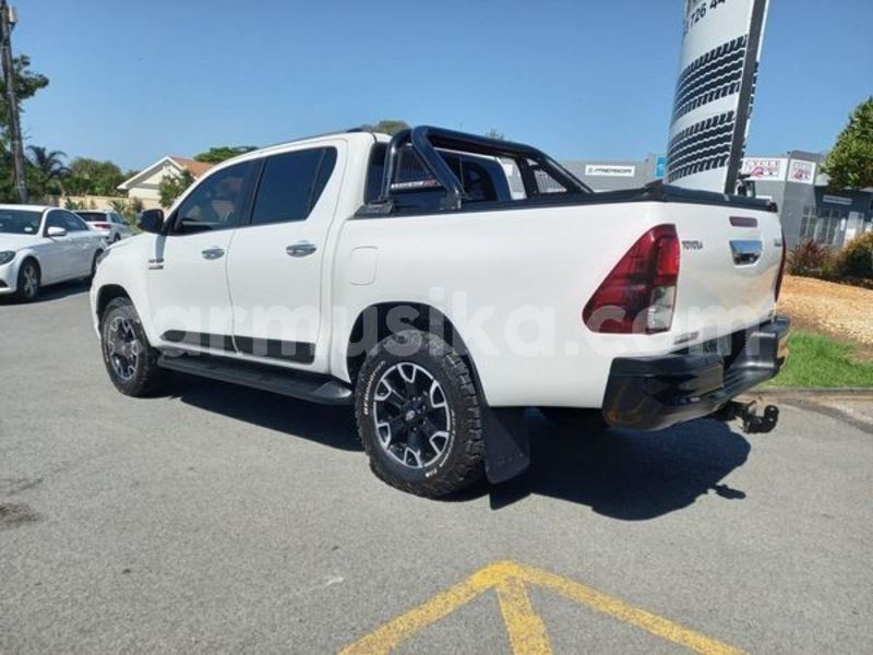 Big with watermark toyota hilux matabeleland south beitbridge 28325