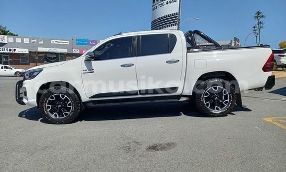 Tenga Tsaru Toyota Hilux Chena Mota in Beitbridge in Matabeleland South Tenga Tsaru Toyota Hilux Chena Mota in Beitbridge in Matabeleland South