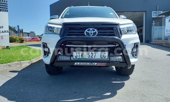 Tenga Tsaru Toyota Hilux Chena Mota in Beitbridge in Matabeleland South Tenga Tsaru Toyota Hilux Chena Mota in Beitbridge in Matabeleland South