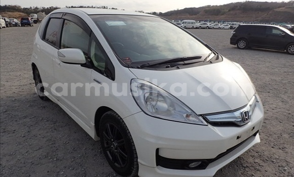 Buy Used Honda Fit White Car in Beitbridge in Matabeleland South