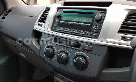 Acheter Occasion Voiture Toyota Hilux Blanc à Beitbridge, Matabeleland South Acheter Occasion Voiture Toyota Hilux Blanc à Beitbridge, Matabeleland South