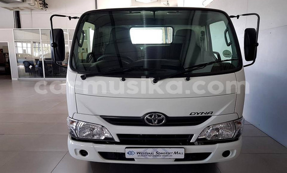Buy Used Toyota Dyna White Truck in Beitbridge in Matabeleland South Buy Used Toyota Dyna White Truck in Beitbridge in Matabeleland South