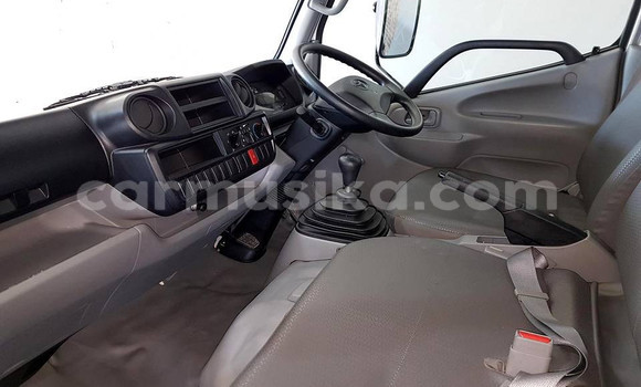 Buy Used Toyota Dyna White Truck in Beitbridge in Matabeleland South Buy Used Toyota Dyna White Truck in Beitbridge in Matabeleland South