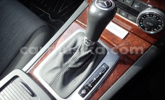 Acheter Occasion Voiture Mercedes‒Benz C–Class Gris à Beitbridge, Matabeleland South Acheter Occasion Voiture Mercedes‒Benz C–Class Gris à Beitbridge, Matabeleland South