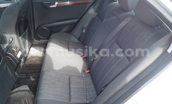 Acheter Occasion Voiture Mercedes‒Benz C–Class Gris à Beitbridge, Matabeleland South Acheter Occasion Voiture Mercedes‒Benz C–Class Gris à Beitbridge, Matabeleland South