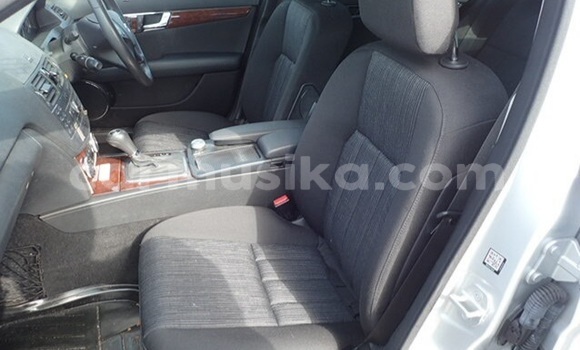 Acheter Occasion Voiture Mercedes‒Benz C–Class Gris à Beitbridge, Matabeleland South Acheter Occasion Voiture Mercedes‒Benz C–Class Gris à Beitbridge, Matabeleland South