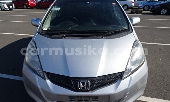 Nunua Ilio tumika Honda Fit Fedha Gari ndani ya Beitbridge nchini Matabeleland Kusini Nunua Ilio tumika Honda Fit Fedha Gari ndani ya Beitbridge nchini Matabeleland Kusini