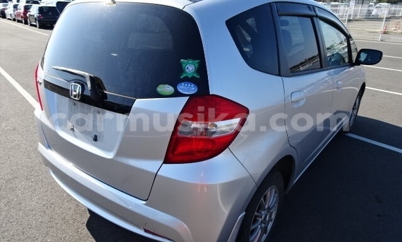 Nunua Ilio tumika Honda Fit Fedha Gari ndani ya Beitbridge nchini Matabeleland Kusini Nunua Ilio tumika Honda Fit Fedha Gari ndani ya Beitbridge nchini Matabeleland Kusini