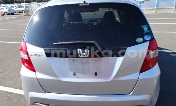 Nunua Ilio tumika Honda Fit Fedha Gari ndani ya Beitbridge nchini Matabeleland Kusini Nunua Ilio tumika Honda Fit Fedha Gari ndani ya Beitbridge nchini Matabeleland Kusini