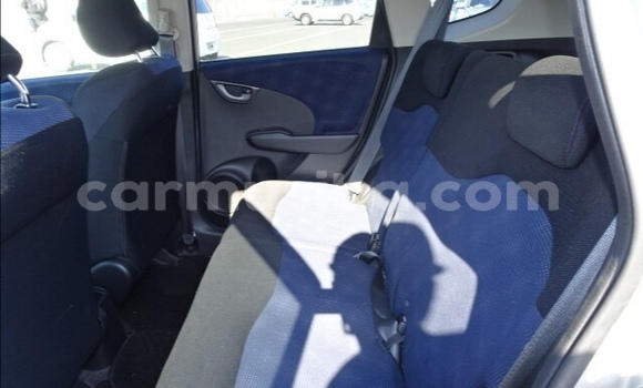 Nunua Ilio tumika Honda Fit Fedha Gari ndani ya Beitbridge nchini Matabeleland Kusini Nunua Ilio tumika Honda Fit Fedha Gari ndani ya Beitbridge nchini Matabeleland Kusini